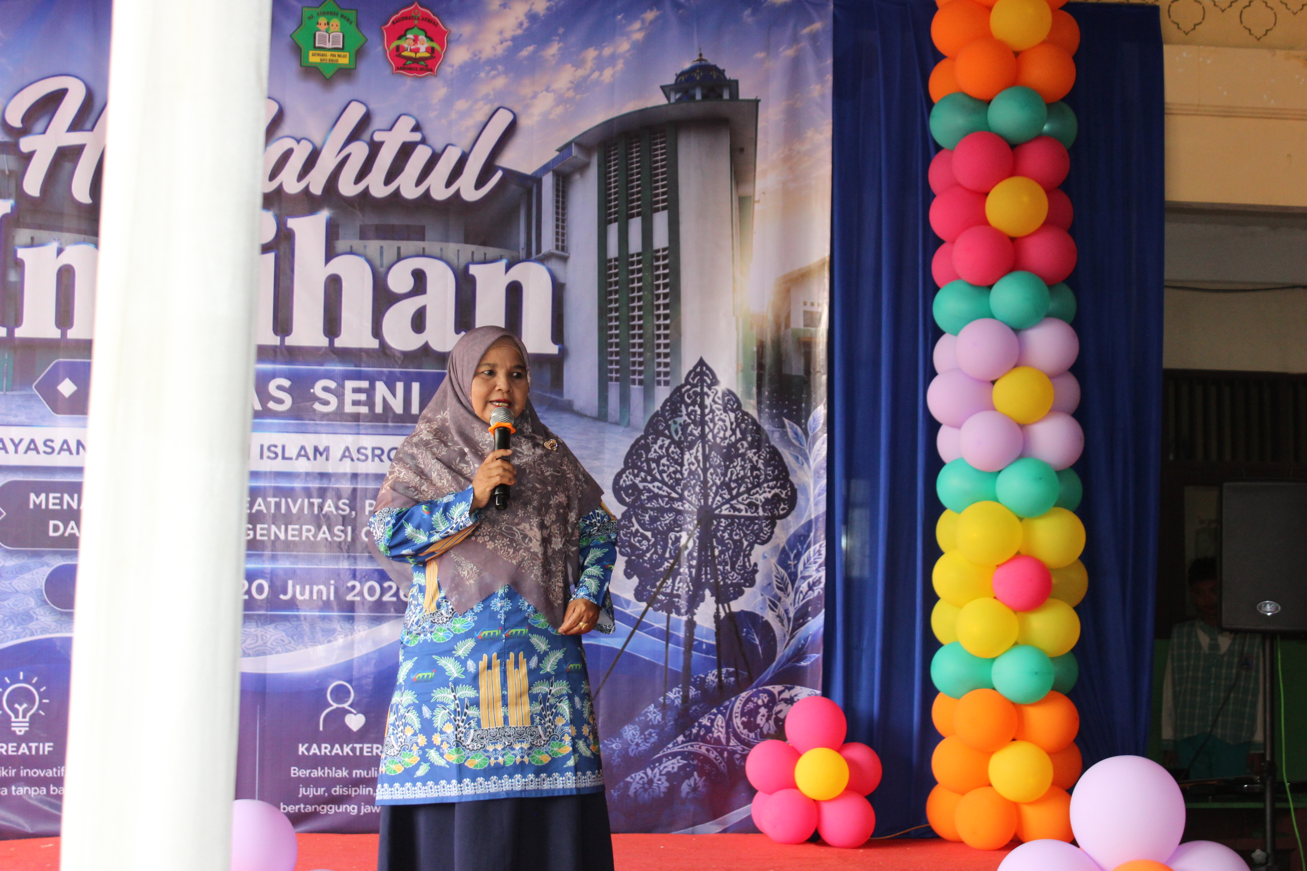 Keluarga Besar Yayasan Asrorul Huda
