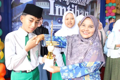 Keluarga Besar Yayasan Asrorul Huda